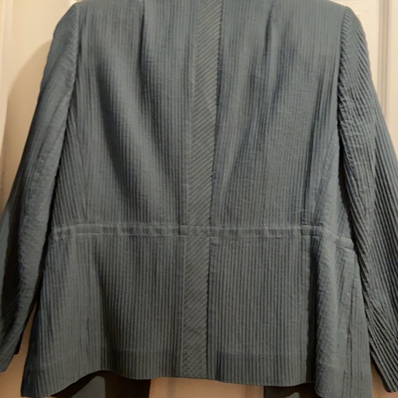 Akris - Picture 7 of 16